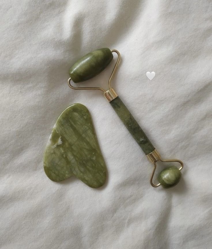 MEFU Jade Roller & Gua Sha Set